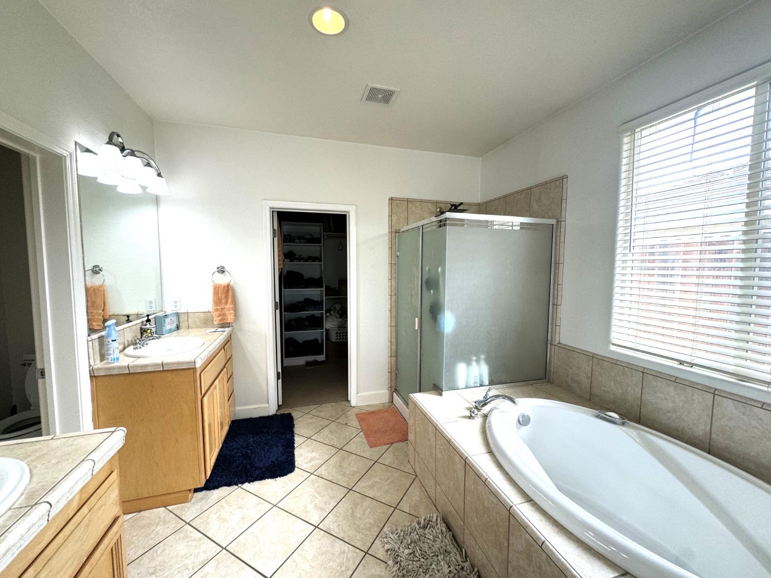 Detail Gallery Image 10 of 14 For 1110 Bronco Dr, Plumas Lake,  CA 95961 - 4 Beds | 2 Baths