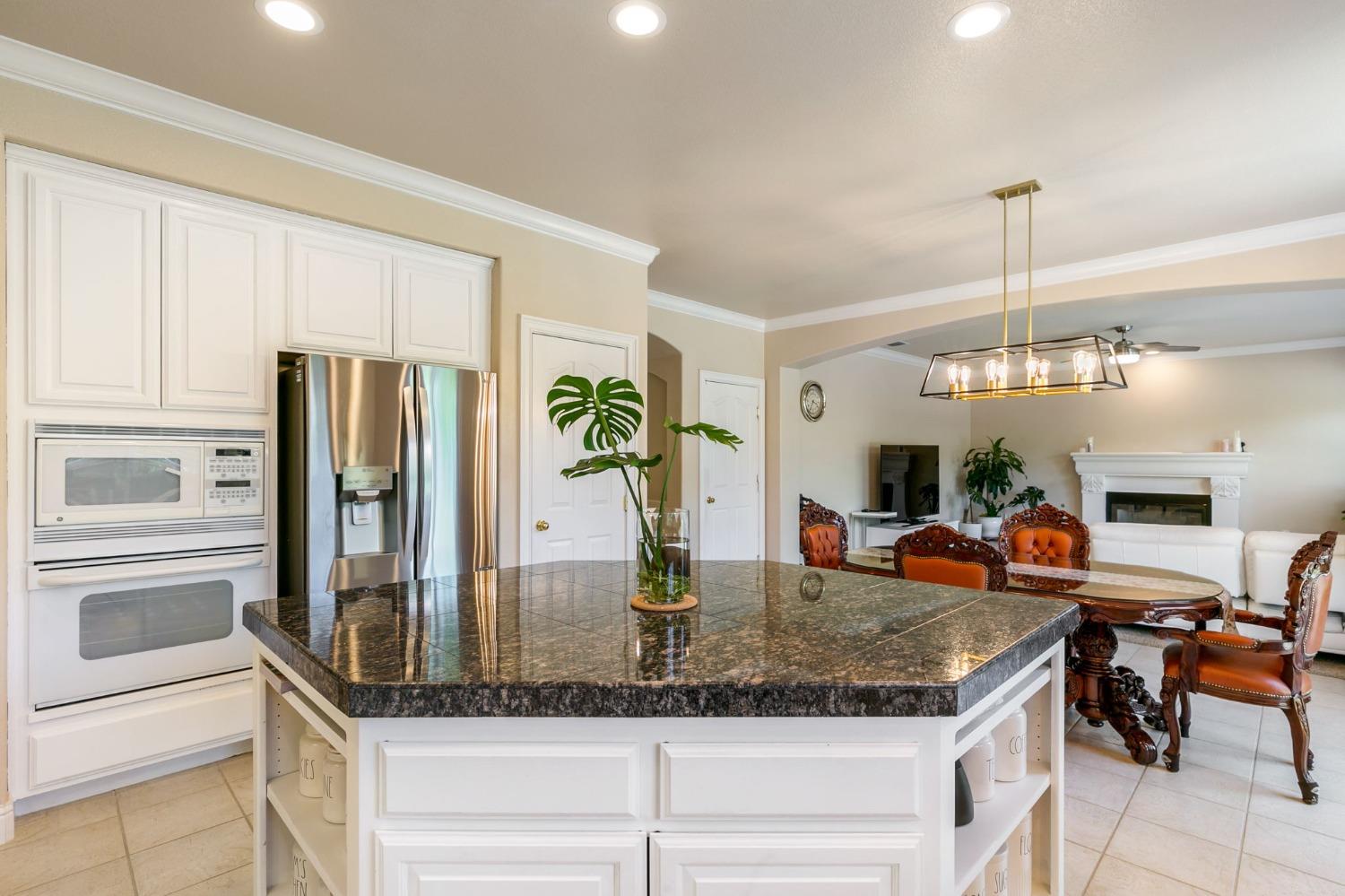 Detail Gallery Image 20 of 76 For 1680 Baroness Way, Roseville,  CA 95747 - 4 Beds | 4/1 Baths