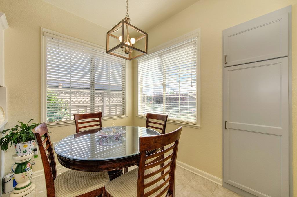 Detail Gallery Image 4 of 23 For 210 Geary Ct, Lincoln,  CA 95648 - 2 Beds | 2 Baths