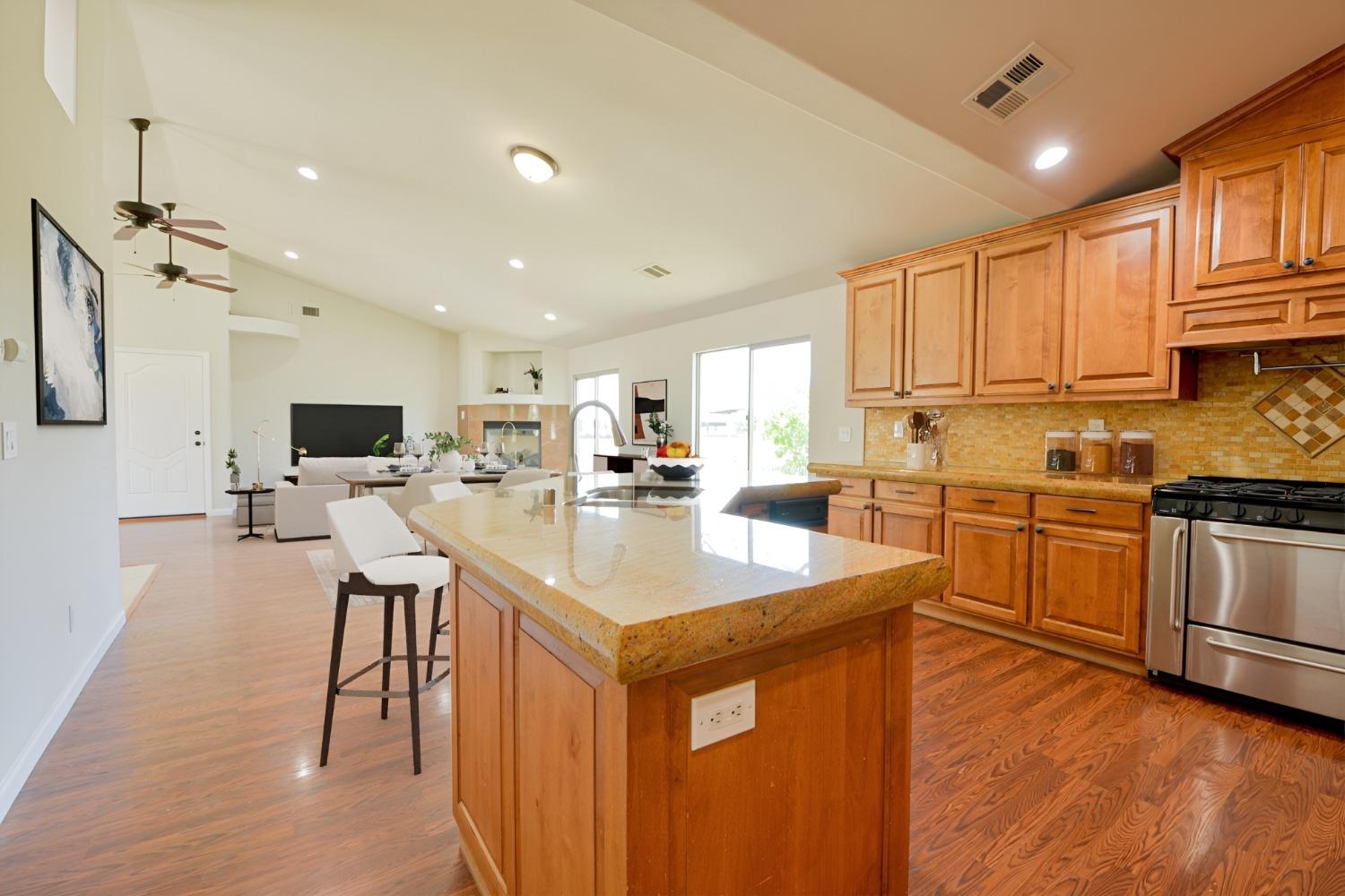 Detail Gallery Image 11 of 50 For 13711 Johnson Rd, Los Banos,  CA 93635 - 4 Beds | 2 Baths