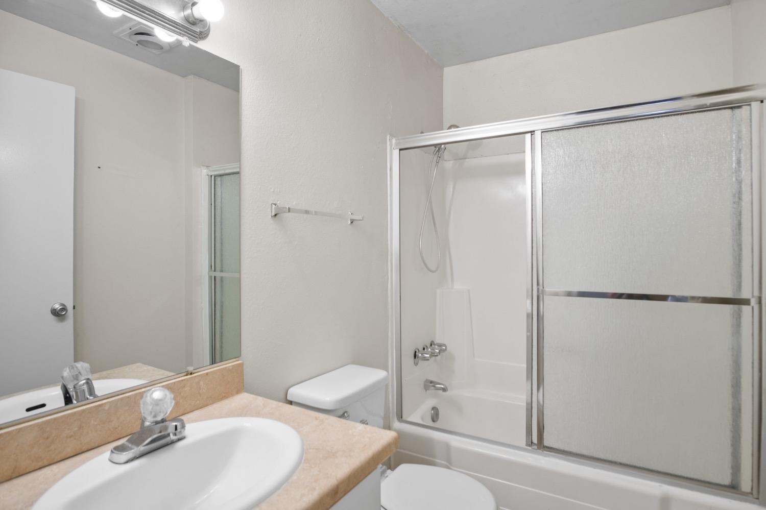 Detail Gallery Image 18 of 22 For 328 Northbank Ct #37,  Stockton,  CA 95207 - 2 Beds | 1 Baths