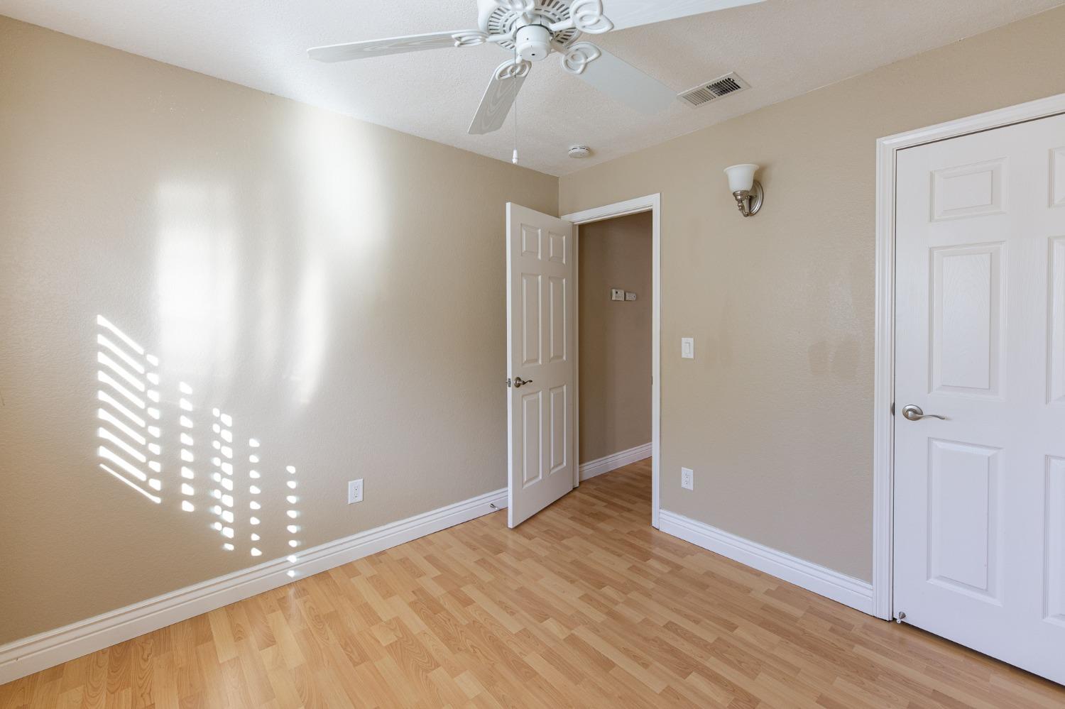 Detail Gallery Image 23 of 35 For 8547 Still Woods Ct, Sacramento,  CA 95828 - 2 Beds | 2 Baths