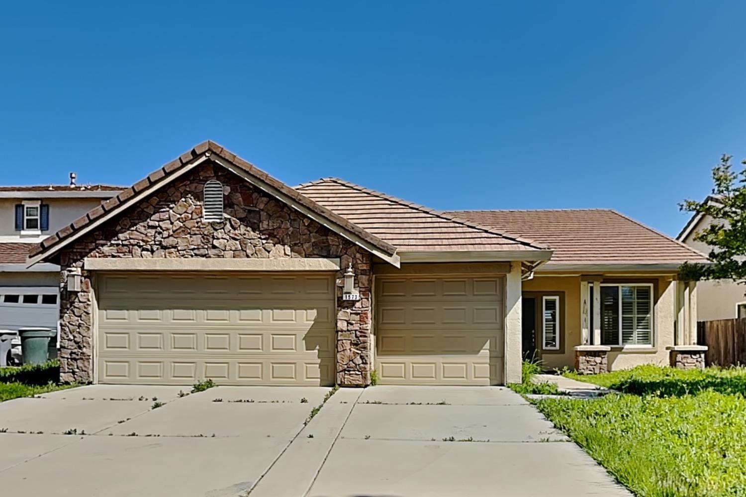 Detail Gallery Image 1 of 86 For 1573 Esplanade Dr, Merced,  CA 95348 - 4 Beds | 2 Baths