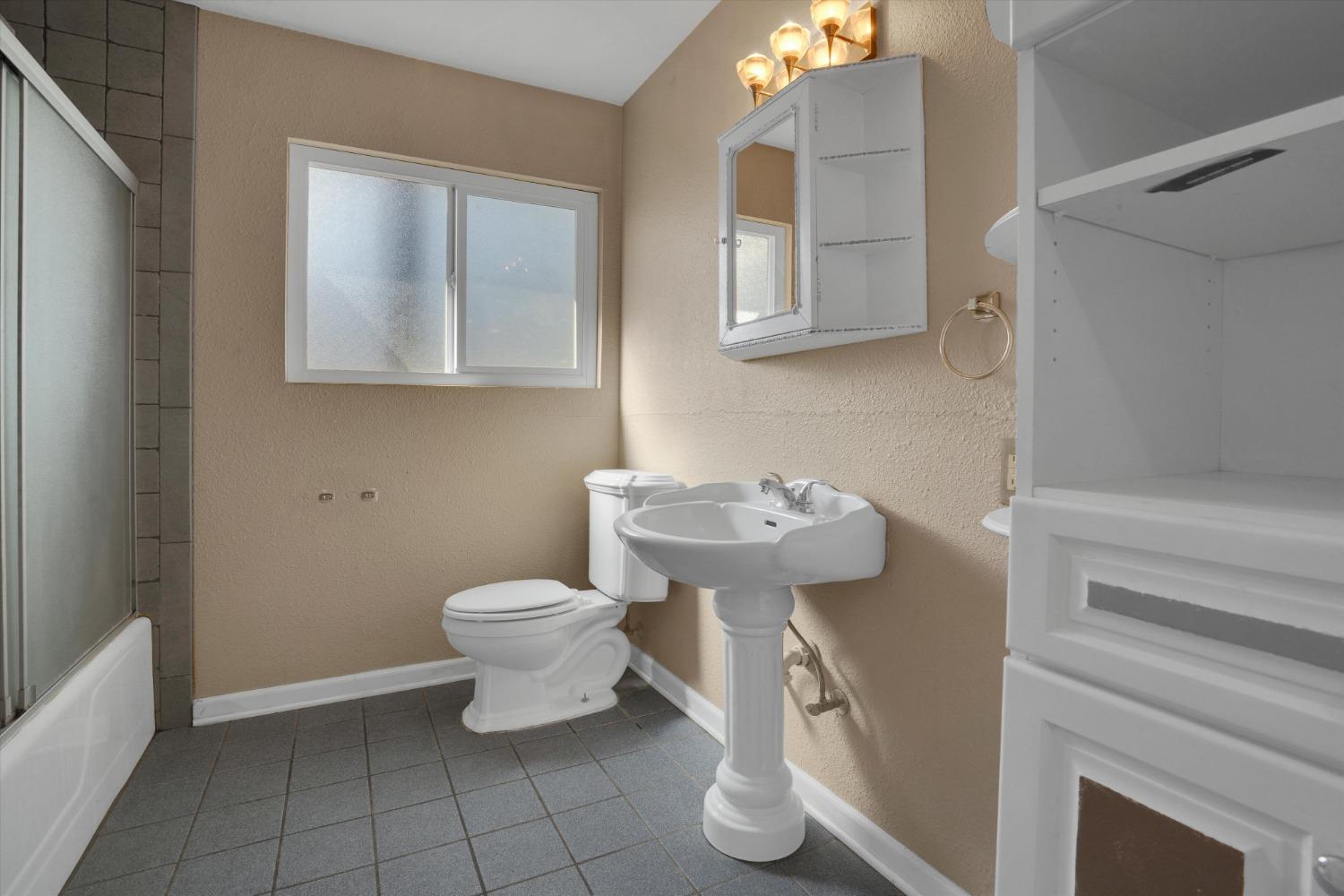 Detail Gallery Image 16 of 27 For 300 S 7th St, Patterson,  CA 95363 - 3 Beds | 2 Baths