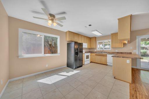Detail Gallery Image 12 of 20 For 1559 Rosemary Ct, Manteca,  CA 95336 - 3 Beds | 2 Baths