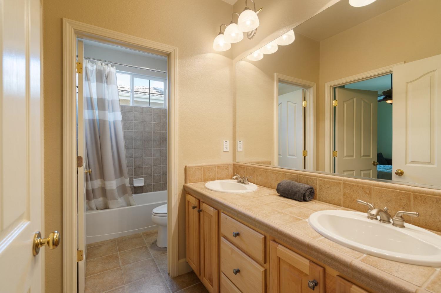 Detail Gallery Image 25 of 37 For 5016 Archcrest Way, Sacramento,  CA 95835 - 3 Beds | 2/1 Baths
