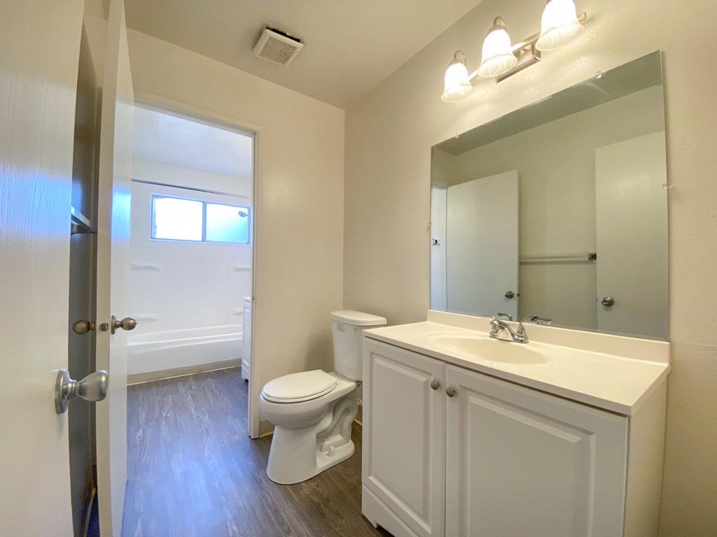 Detail Gallery Image 10 of 13 For 2330 Hurley Way, Sacramento,  CA 95825 - – Beds | – Baths