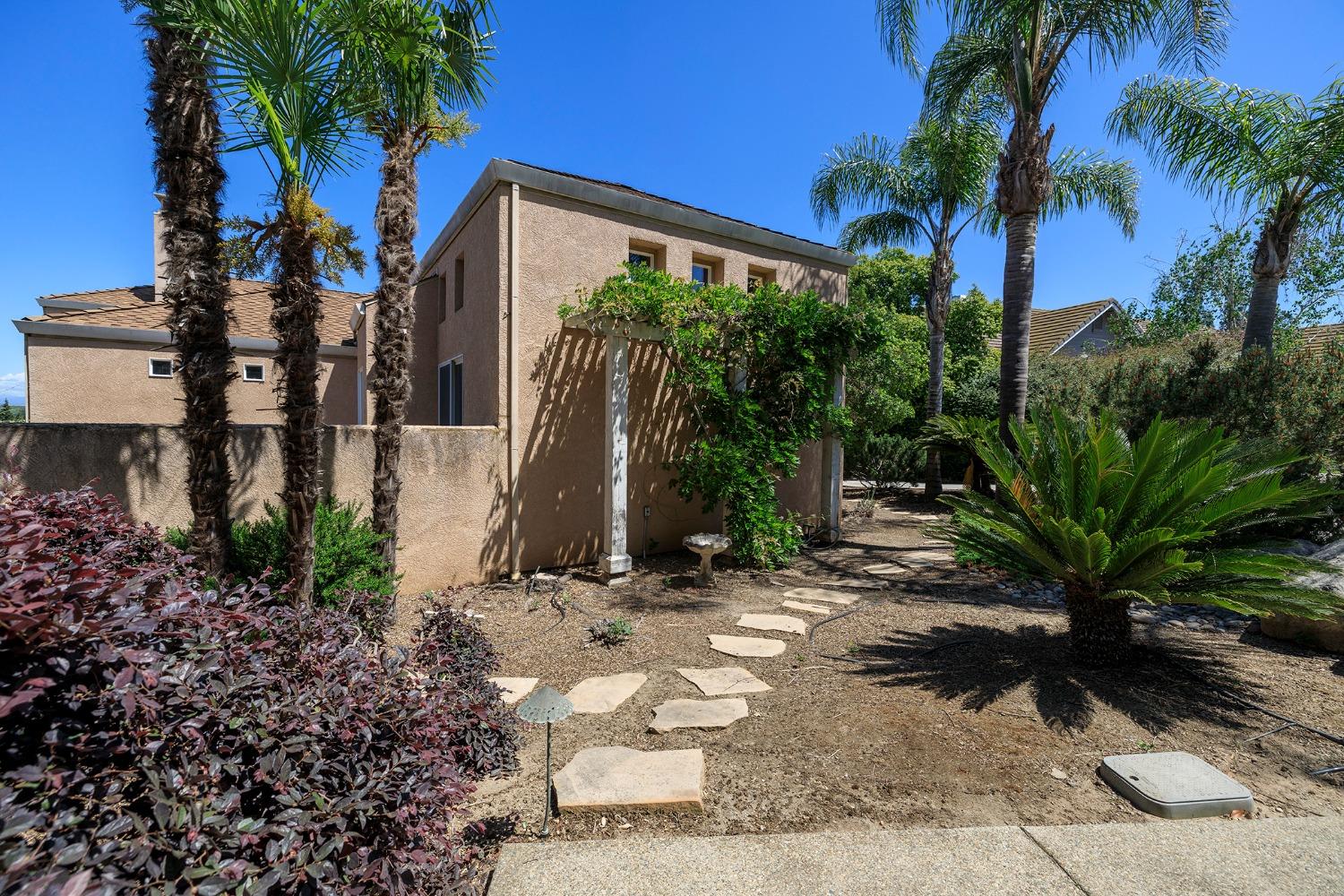 Detail Gallery Image 11 of 74 For 10012 Country Oak Ct, Oakdale,  CA 95361 - 3 Beds | 3/1 Baths