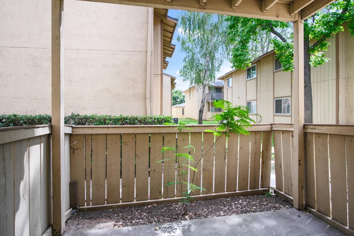 Detail Gallery Image 20 of 22 For 328 Northbank Ct #37,  Stockton,  CA 95207 - 2 Beds | 1 Baths