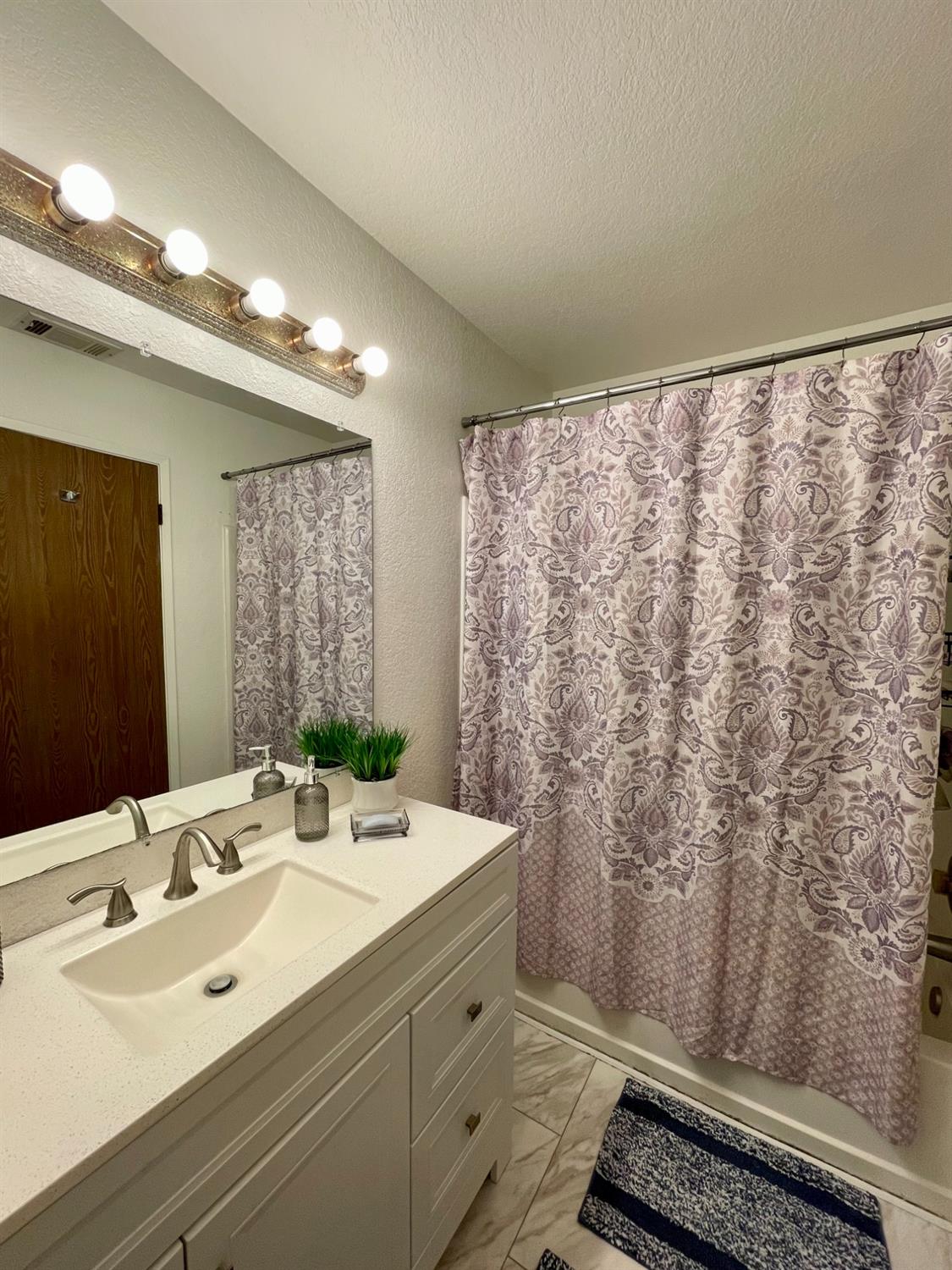 Detail Gallery Image 13 of 24 For 1501 Racquet Club Dr #D,  Los Banos,  CA 93635 - 2 Beds | 1/1 Baths