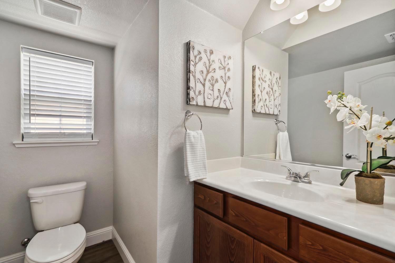 Detail Gallery Image 22 of 30 For 3817 Miners Ravine Dr, Roseville,  CA 95661 - 3 Beds | 2/1 Baths