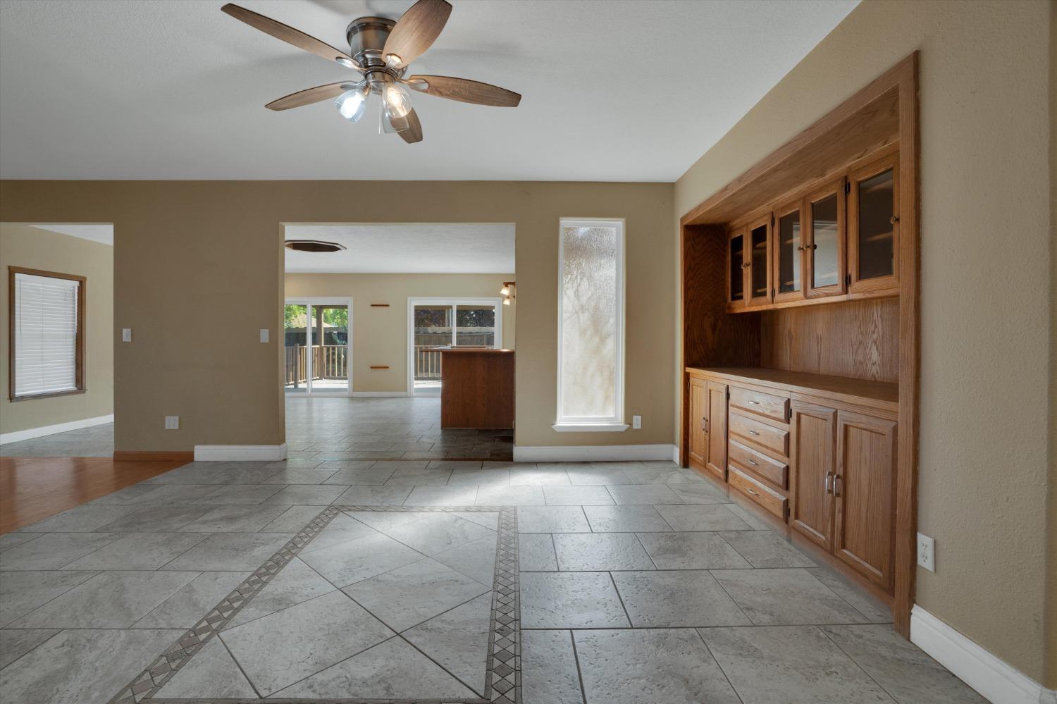 Detail Gallery Image 7 of 27 For 300 S 7th St, Patterson,  CA 95363 - 3 Beds | 2 Baths