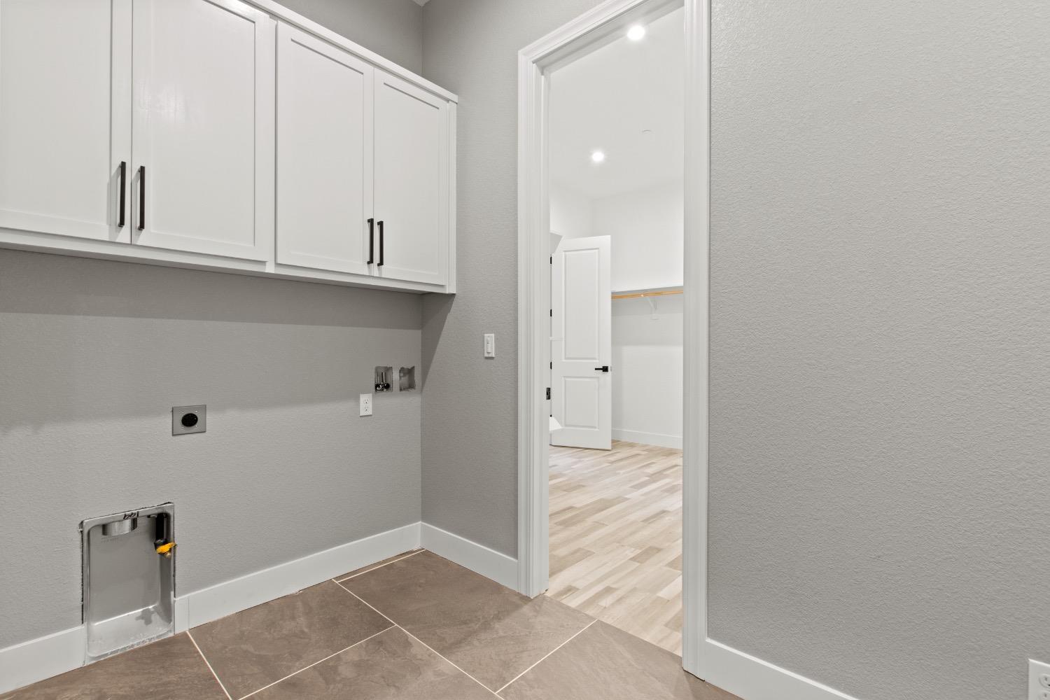 Detail Gallery Image 25 of 38 For 126 Mylnar Ave, Manteca,  CA 95336 - 4 Beds | 4/1 Baths