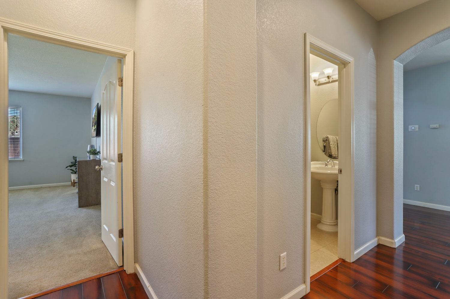 Detail Gallery Image 24 of 52 For 17724 Strawberry Glen St, Lathrop,  CA 95330 - 4 Beds | 3/1 Baths