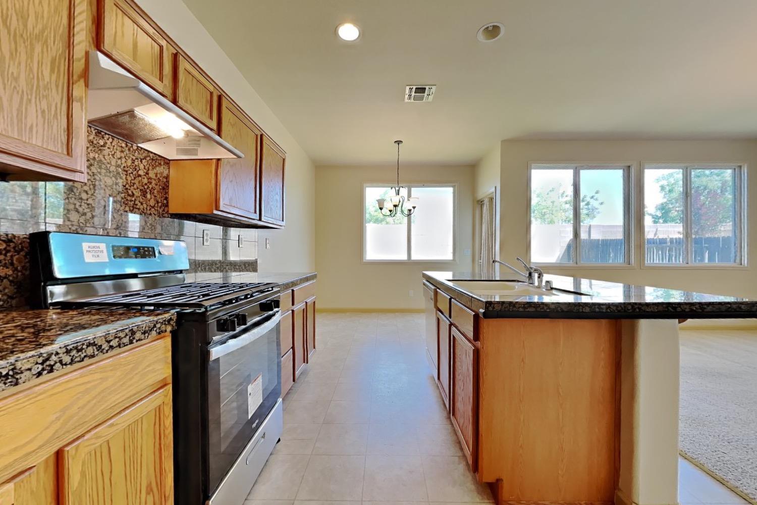 Detail Gallery Image 42 of 86 For 1573 Esplanade Dr, Merced,  CA 95348 - 4 Beds | 2 Baths