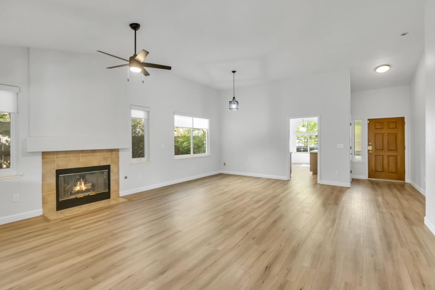 Detail Gallery Image 9 of 53 For 8982 Chantal Way, Sacramento,  CA 95829 - 3 Beds | 2 Baths