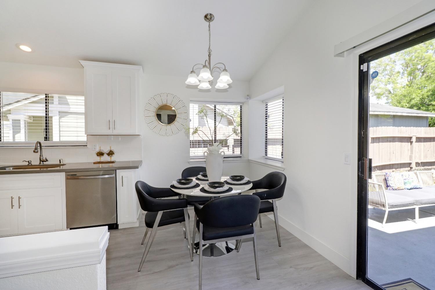 Detail Gallery Image 17 of 42 For 6441 Sunnyfield Way, Sacramento,  CA 95823 - 3 Beds | 2 Baths