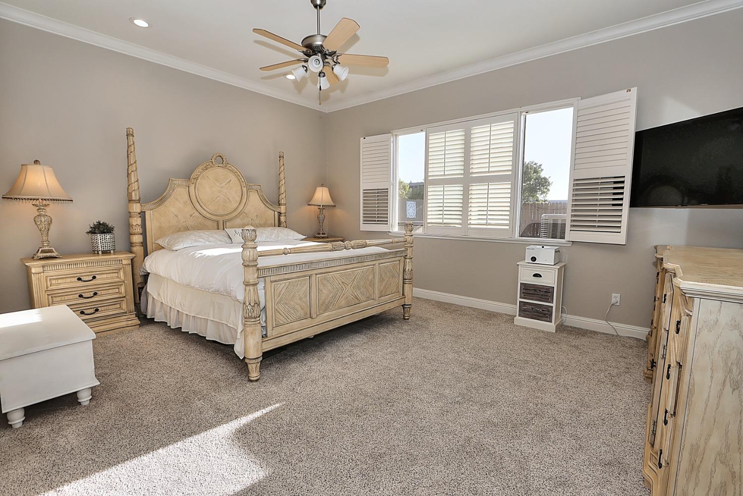 Detail Gallery Image 29 of 69 For 924 Cottrell Way, Galt,  CA 95632 - 5 Beds | 2/1 Baths