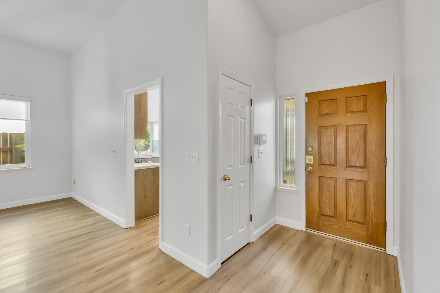 Detail Gallery Image 7 of 53 For 8982 Chantal Way, Sacramento,  CA 95829 - 3 Beds | 2 Baths
