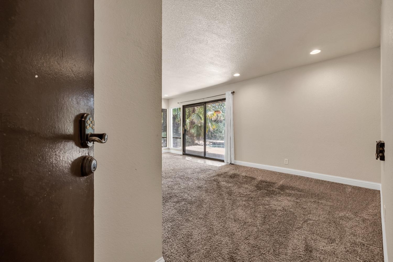 Detail Gallery Image 5 of 31 For 2434 Larkspur Ln #289,  Sacramento,  CA 95825 - 1 Beds | 1 Baths