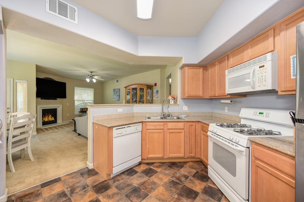 Detail Gallery Image 33 of 62 For 2420 San Marco St #5,  West Sacramento,  CA 95691 - 2 Beds | 2 Baths