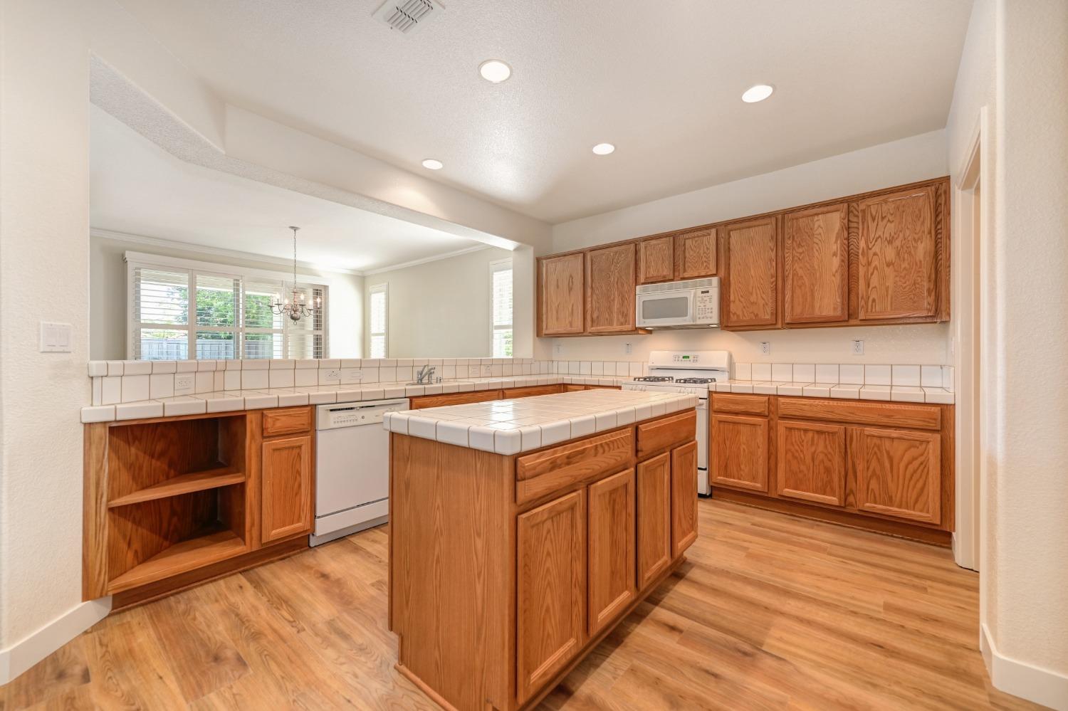 Detail Gallery Image 16 of 42 For 401 Wood Duck Ct, Lincoln,  CA 95648 - 2 Beds | 2 Baths