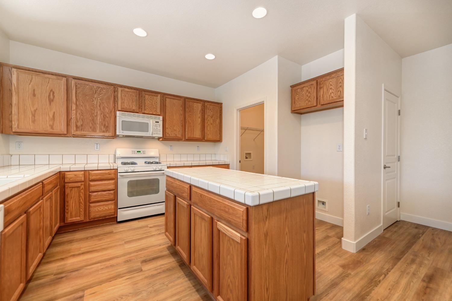 Detail Gallery Image 13 of 42 For 401 Wood Duck Ct, Lincoln,  CA 95648 - 2 Beds | 2 Baths