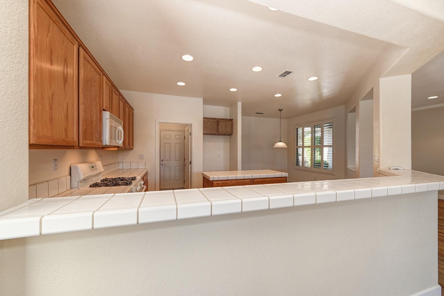 Detail Gallery Image 18 of 42 For 401 Wood Duck Ct, Lincoln,  CA 95648 - 2 Beds | 2 Baths