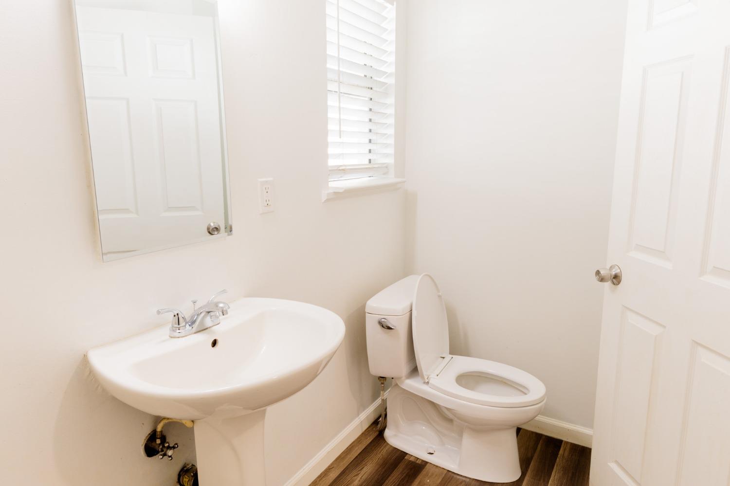 Detail Gallery Image 7 of 14 For 1824 Evergreen Ave, West Sacramento,  CA 95691 - 2 Beds | 1 Baths