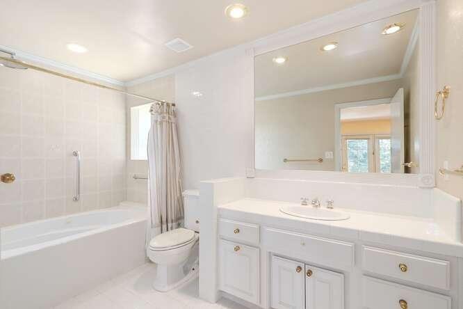 Detail Gallery Image 18 of 38 For 1456 Engberg Ct, Carmichael,  CA 95608 - 4 Beds | 2/1 Baths