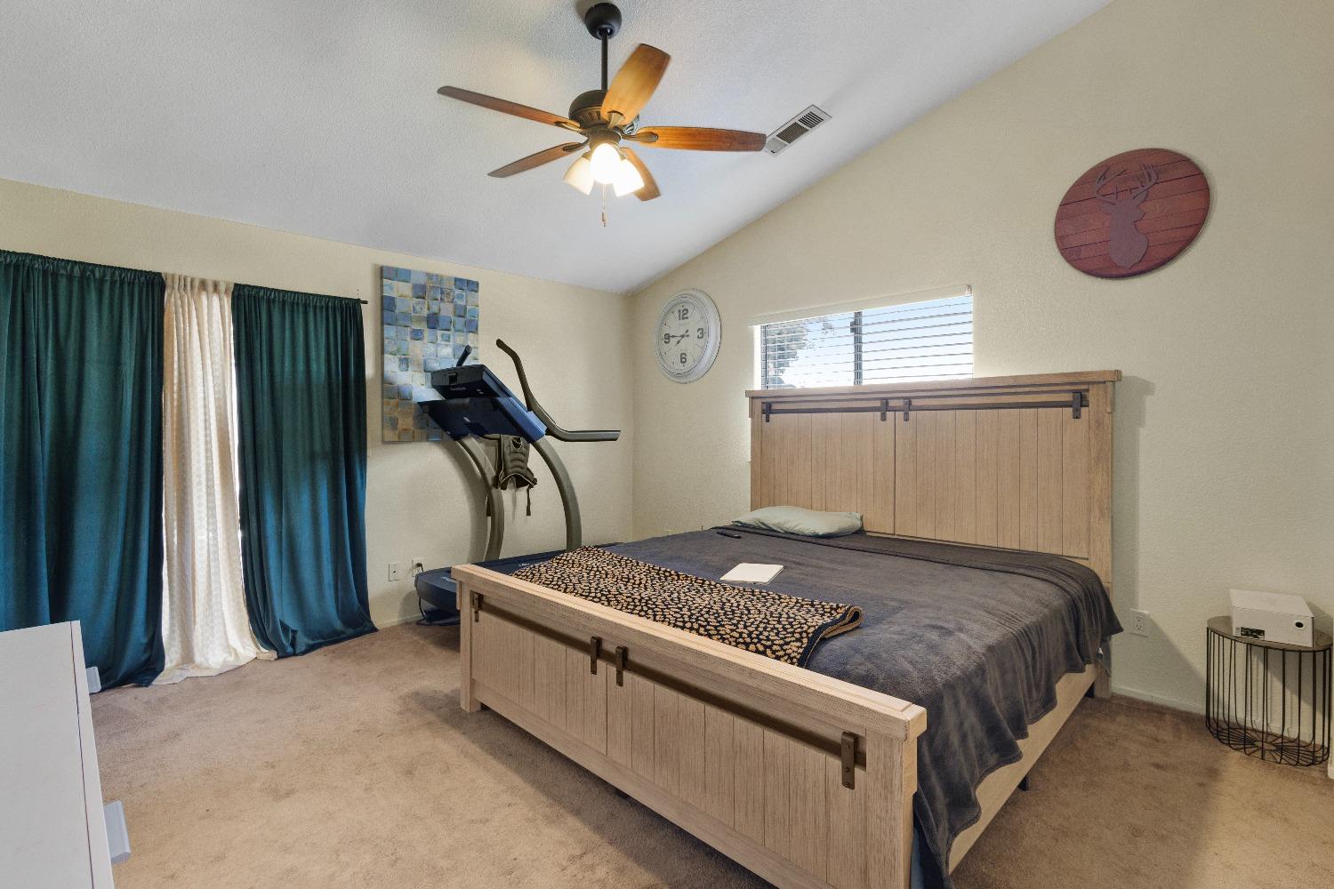 Detail Gallery Image 5 of 16 For 12119 Chad Ln, Waterford,  CA 95386 - 3 Beds | 2 Baths