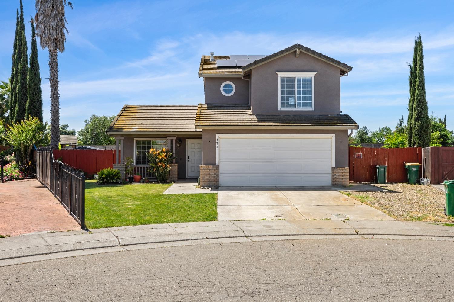 Detail Gallery Image 1 of 21 For 9073 Warm Springs Cir, Stockton,  CA 95210 - 3 Beds | 2/1 Baths
