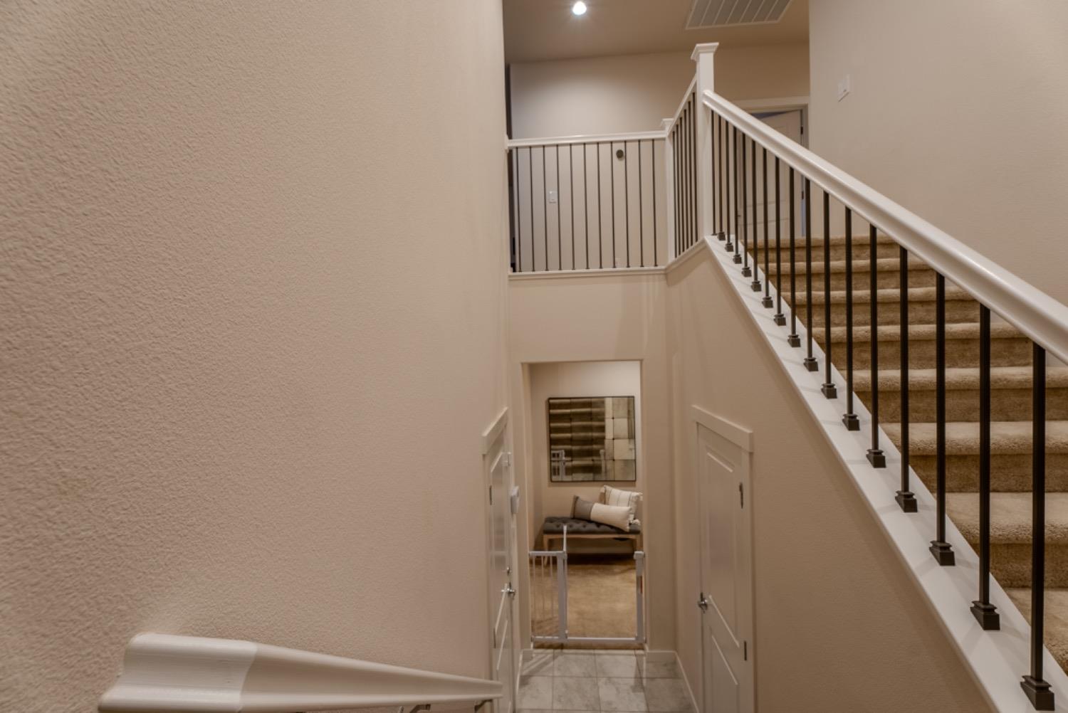 Detail Gallery Image 34 of 72 For 692 Atherton Way, Plumas Lake,  CA 95961 - 4 Beds | 3/1 Baths