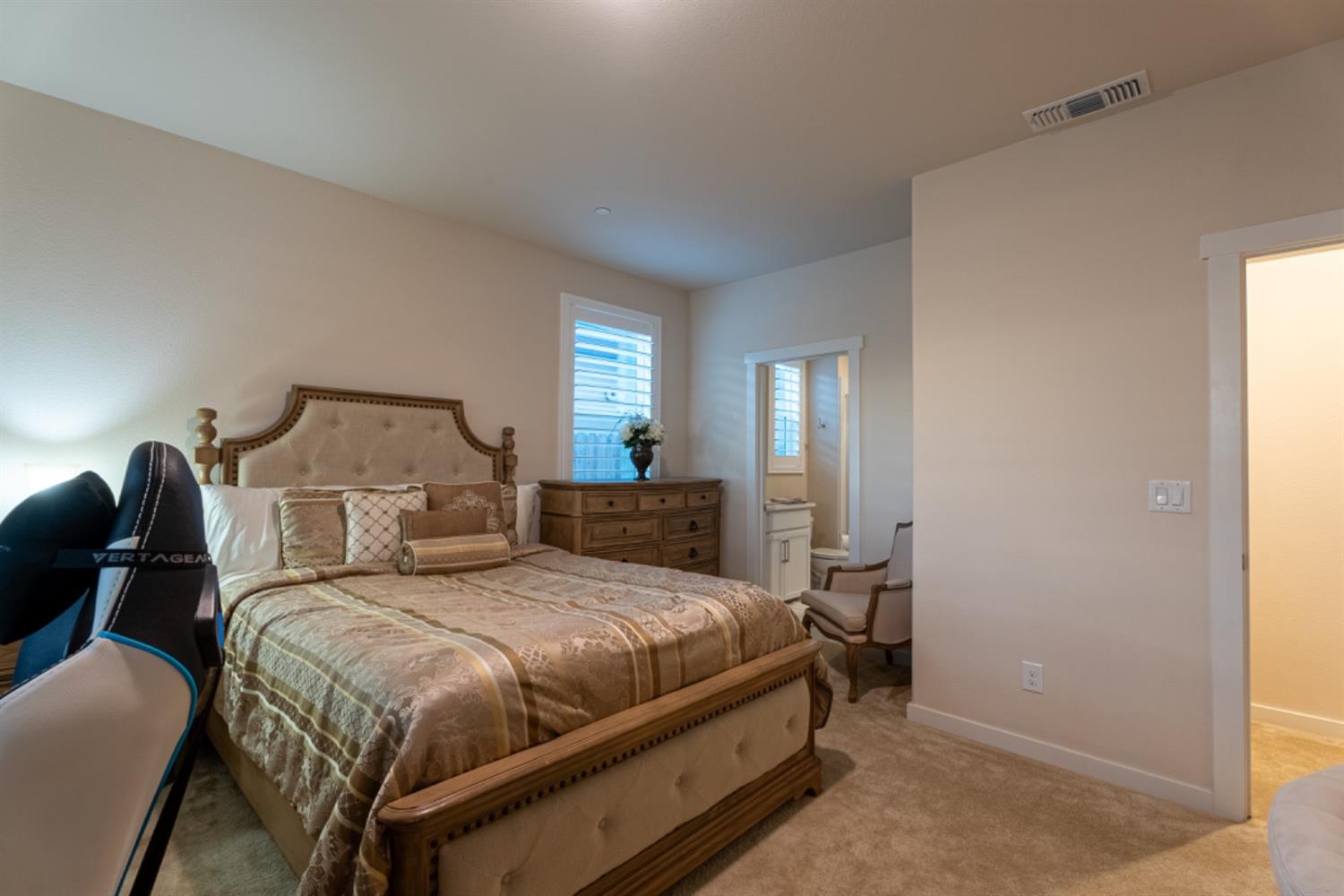 Detail Gallery Image 29 of 72 For 692 Atherton Way, Plumas Lake,  CA 95961 - 4 Beds | 3/1 Baths