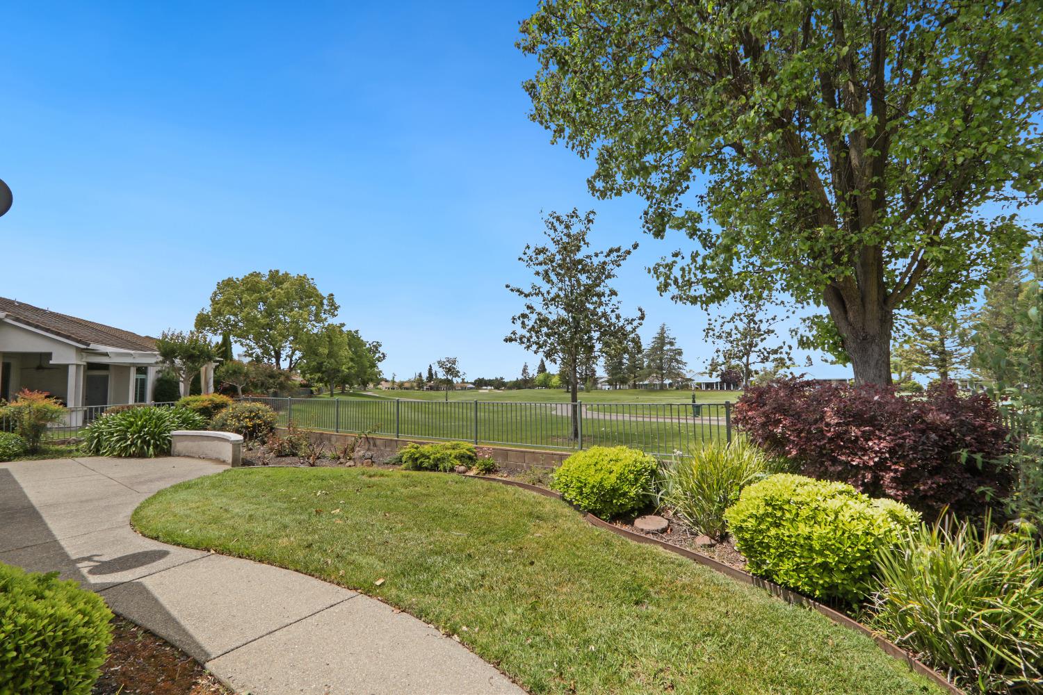 Detail Gallery Image 41 of 45 For 6161 Rose Garden Ln, Roseville,  CA 95747 - 3 Beds | 2 Baths