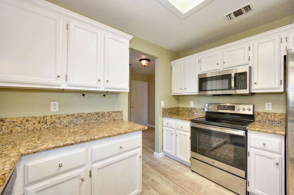 Detail Gallery Image 14 of 38 For 3017 Tri Ln, Cameron Park,  CA 95682 - 3 Beds | 2/1 Baths