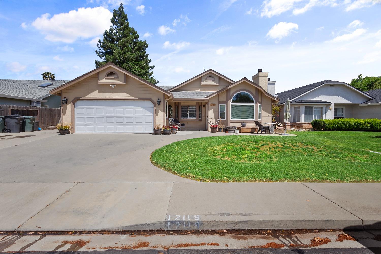 Detail Gallery Image 1 of 16 For 12119 Chad Ln, Waterford,  CA 95386 - 3 Beds | 2 Baths