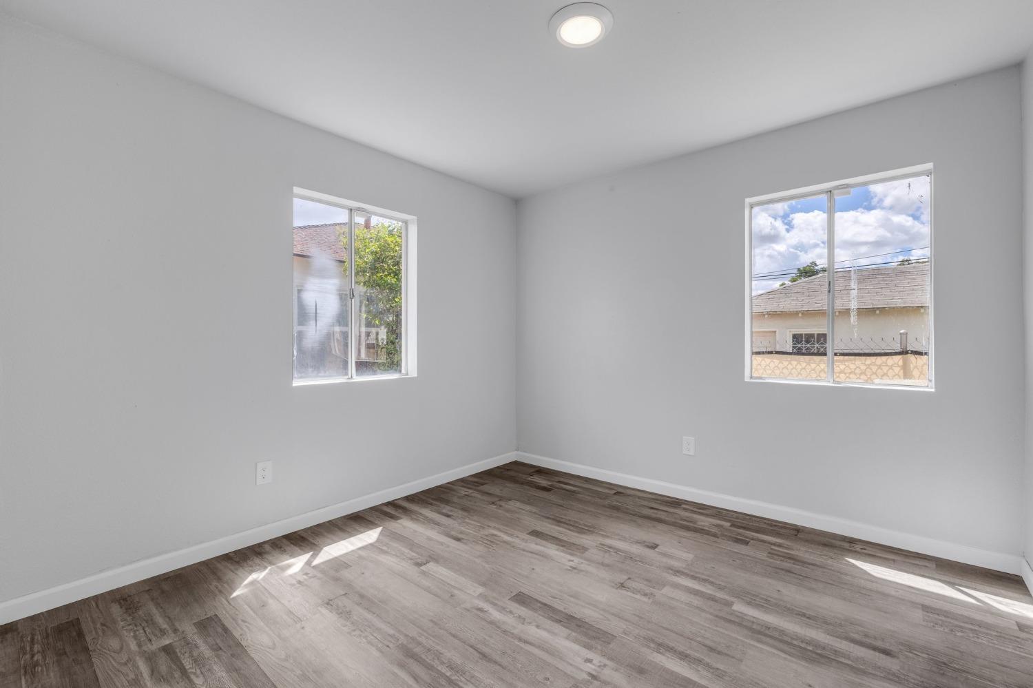 Detail Gallery Image 22 of 29 For 2320 Traction Avenue, Sacramento,  CA 95815 - 3 Beds | 1 Baths
