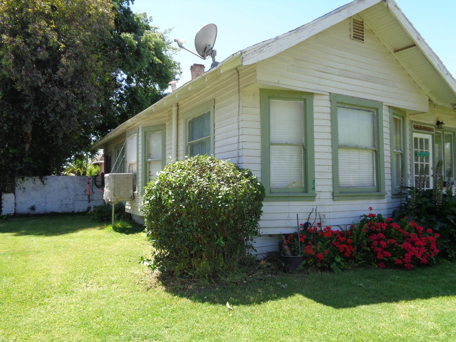 Detail Gallery Image 3 of 11 For 38 E 22nd St, Merced,  CA 95340 - 2 Beds | 1 Baths