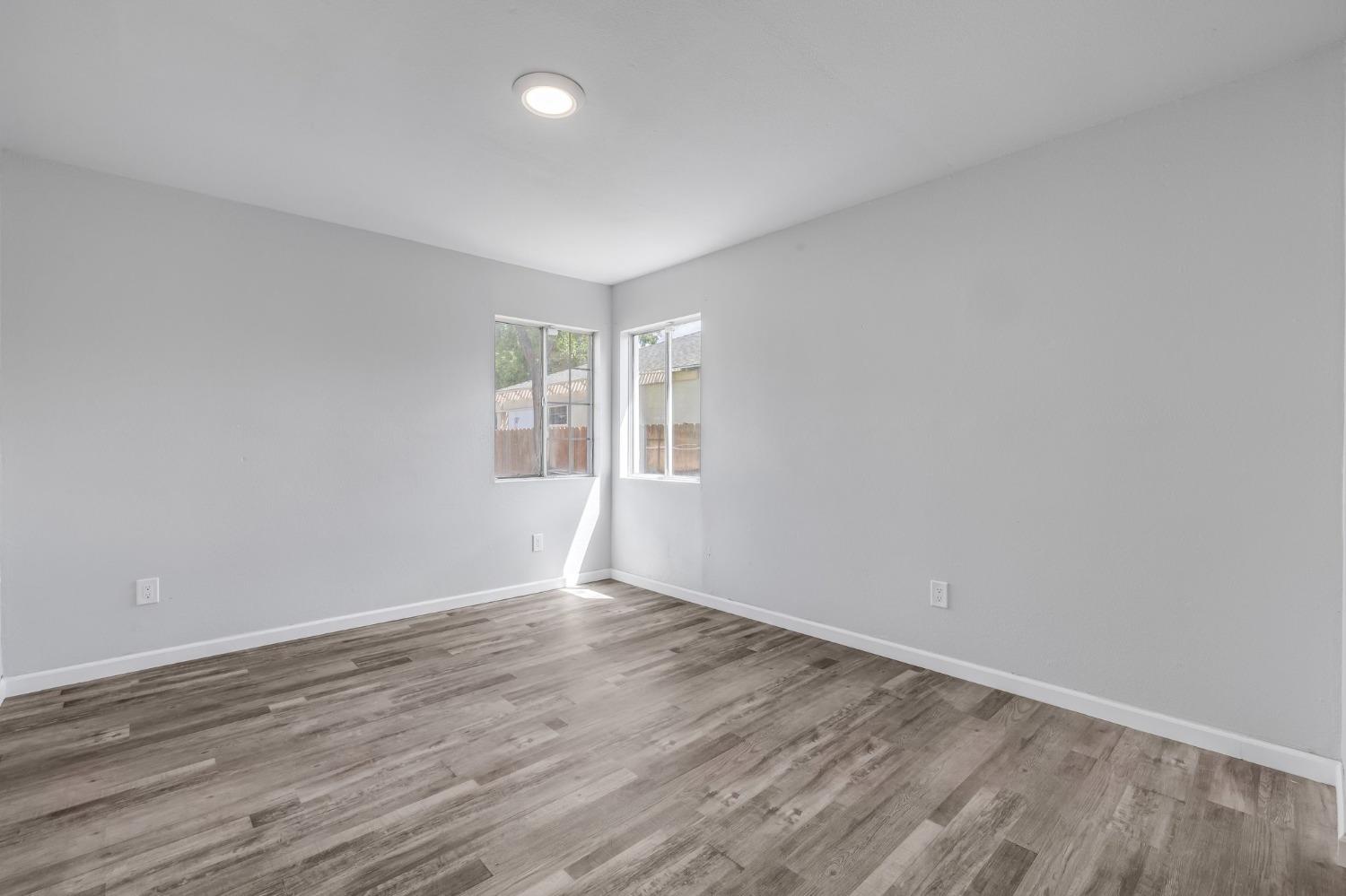 Detail Gallery Image 19 of 29 For 2320 Traction Avenue, Sacramento,  CA 95815 - 3 Beds | 1 Baths