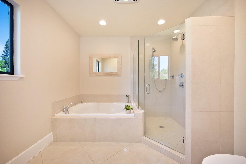 Detail Gallery Image 32 of 61 For 11364 Volcano Ct, Gold River,  CA 95670 - 3 Beds | 2 Baths