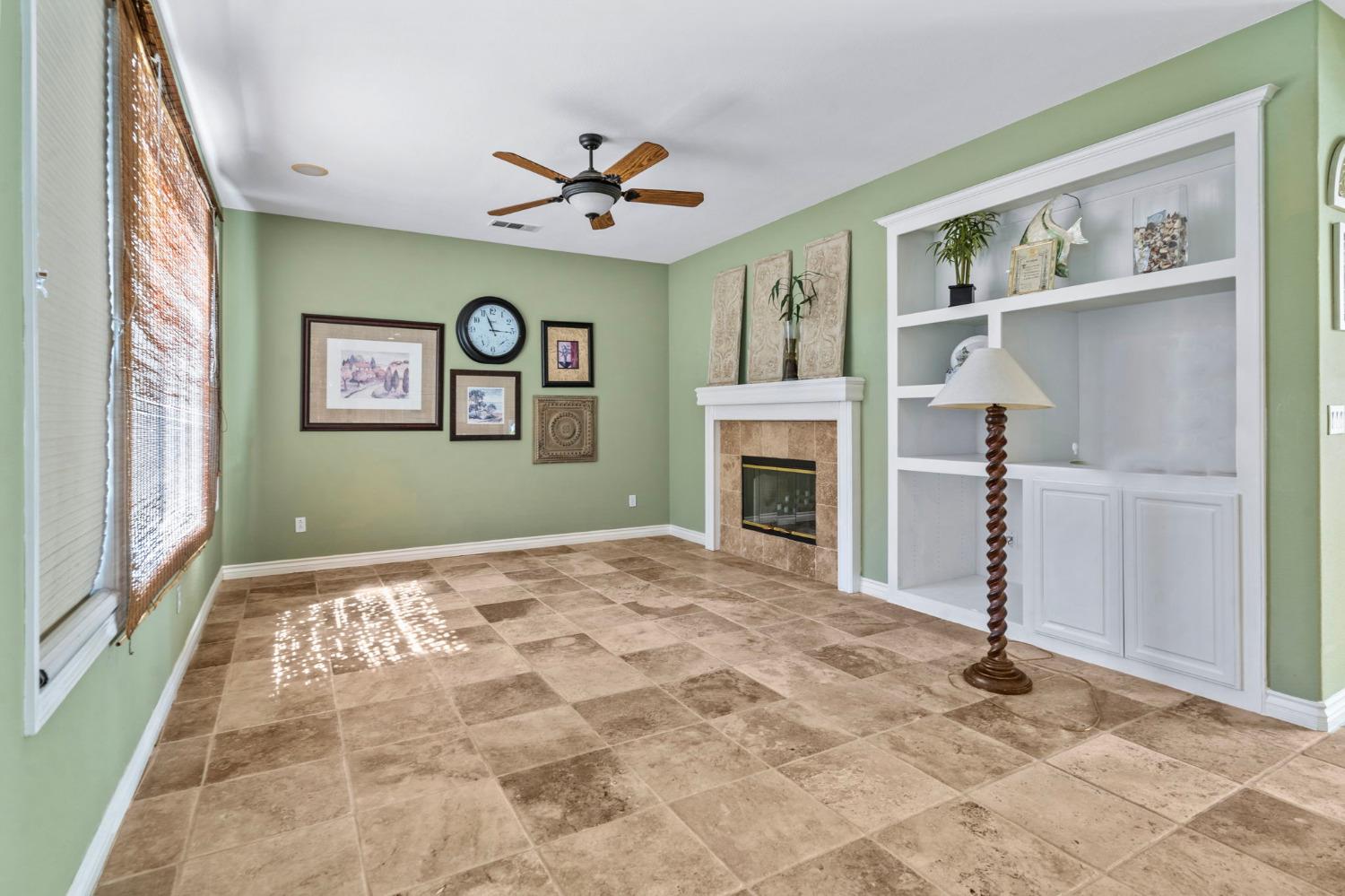 Detail Gallery Image 16 of 59 For 957 Harbor Ct, Tracy,  CA 95304 - 4 Beds | 2/1 Baths