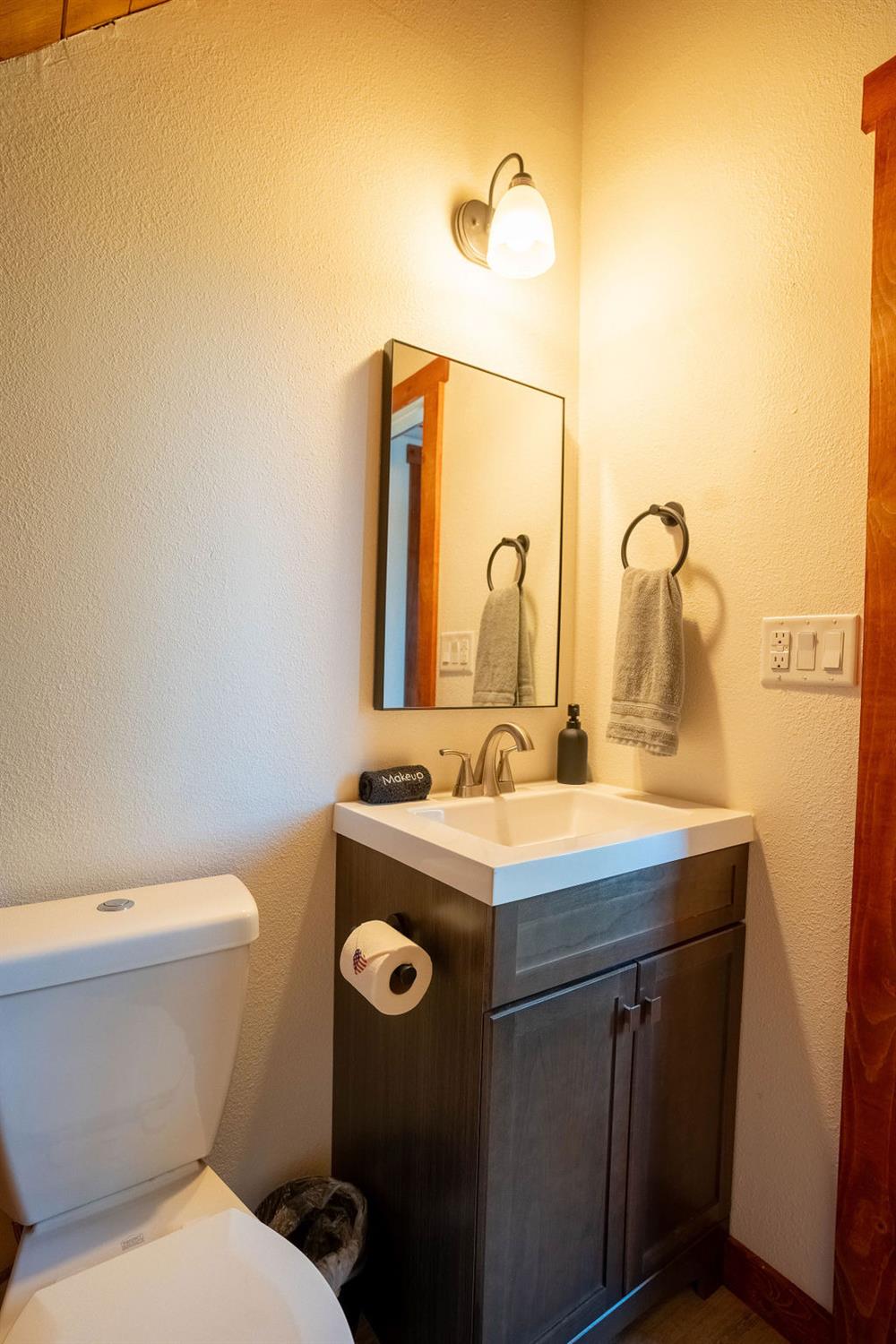Detail Gallery Image 14 of 30 For 12048 Alcan Ct, Groveland,  CA 95321 - 2 Beds | 2/1 Baths
