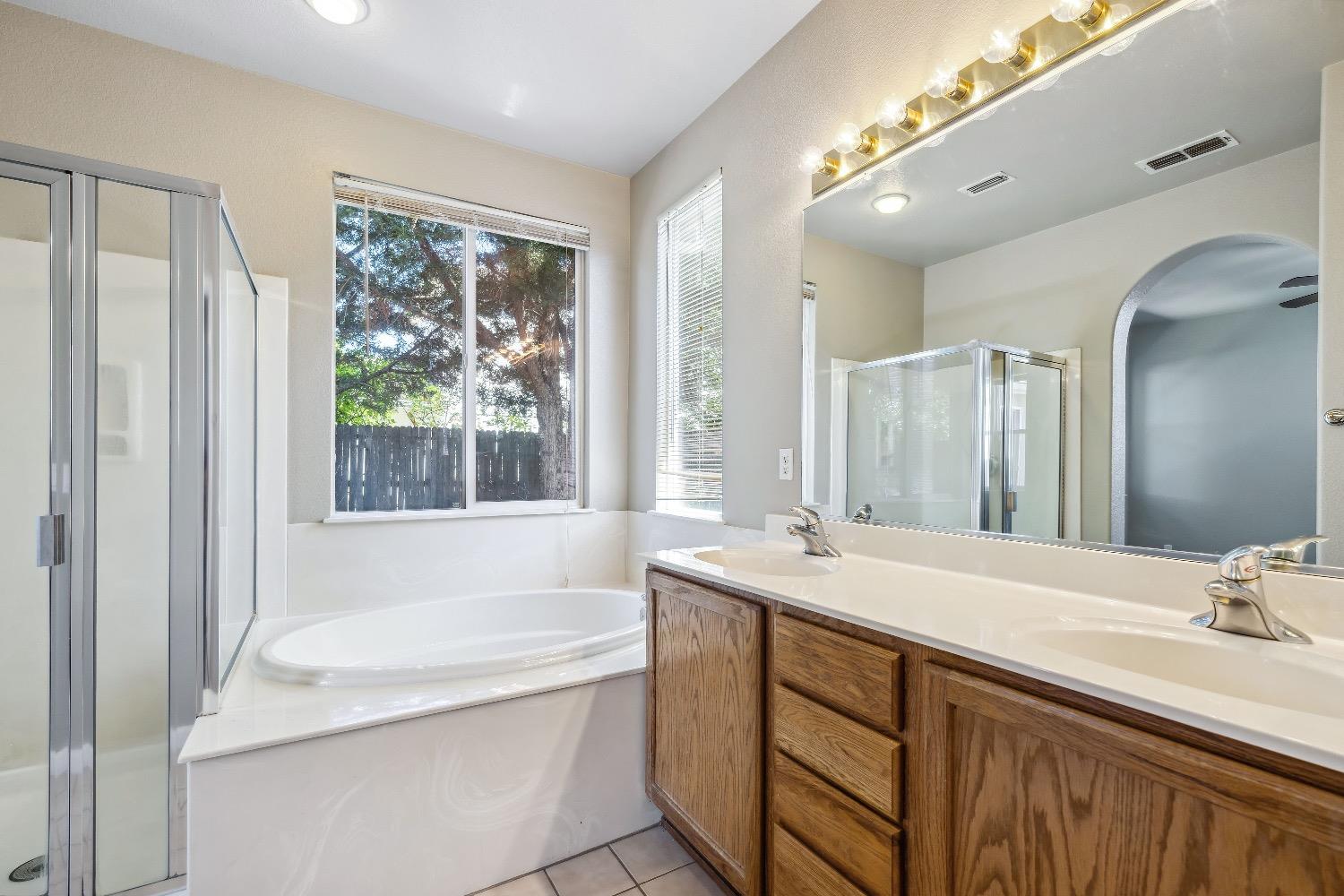 Detail Gallery Image 24 of 28 For 5468 Gracen Way, Sacramento,  CA 95835 - 3 Beds | 2 Baths