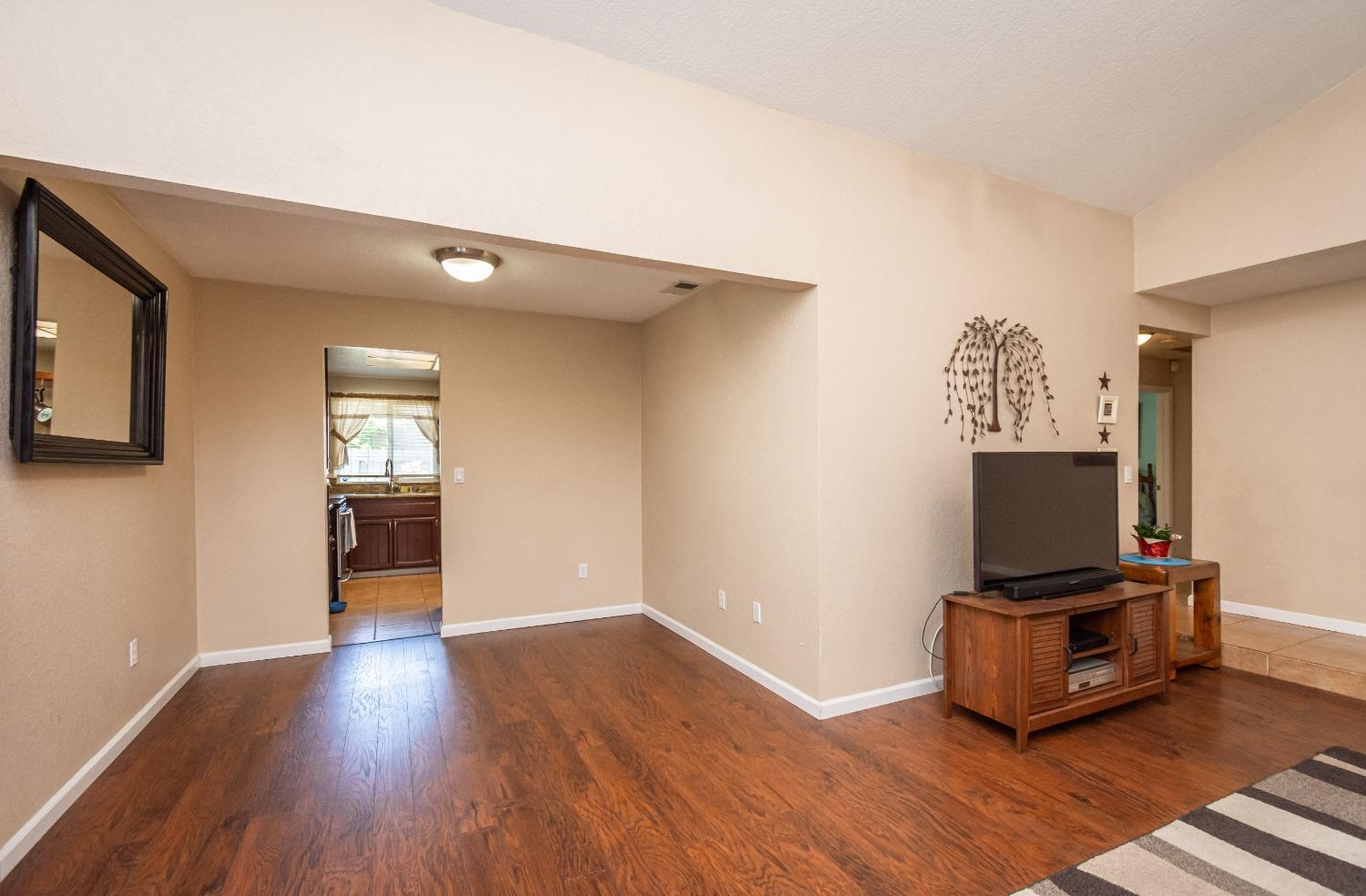 Detail Gallery Image 10 of 38 For 7404 Knudsen Way, Citrus Heights,  CA 95621 - 3 Beds | 2 Baths