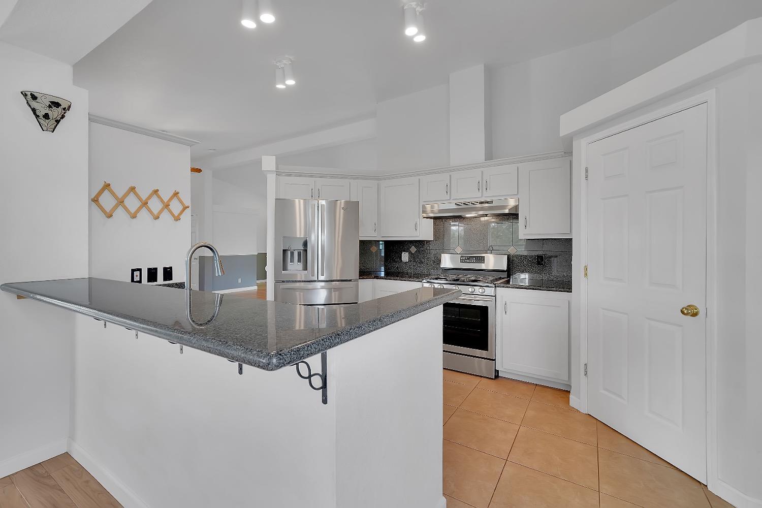Detail Gallery Image 10 of 49 For 4361 D Agostini Dr, Somerset,  CA 95684 - 3 Beds | 2 Baths
