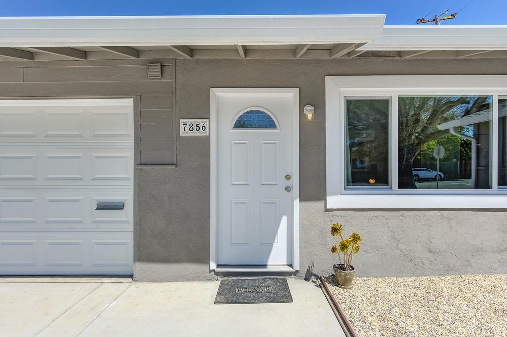 Detail Gallery Image 4 of 73 For 7856 Glen Tree Dr, Citrus Heights,  CA 95610 - 3 Beds | 1 Baths