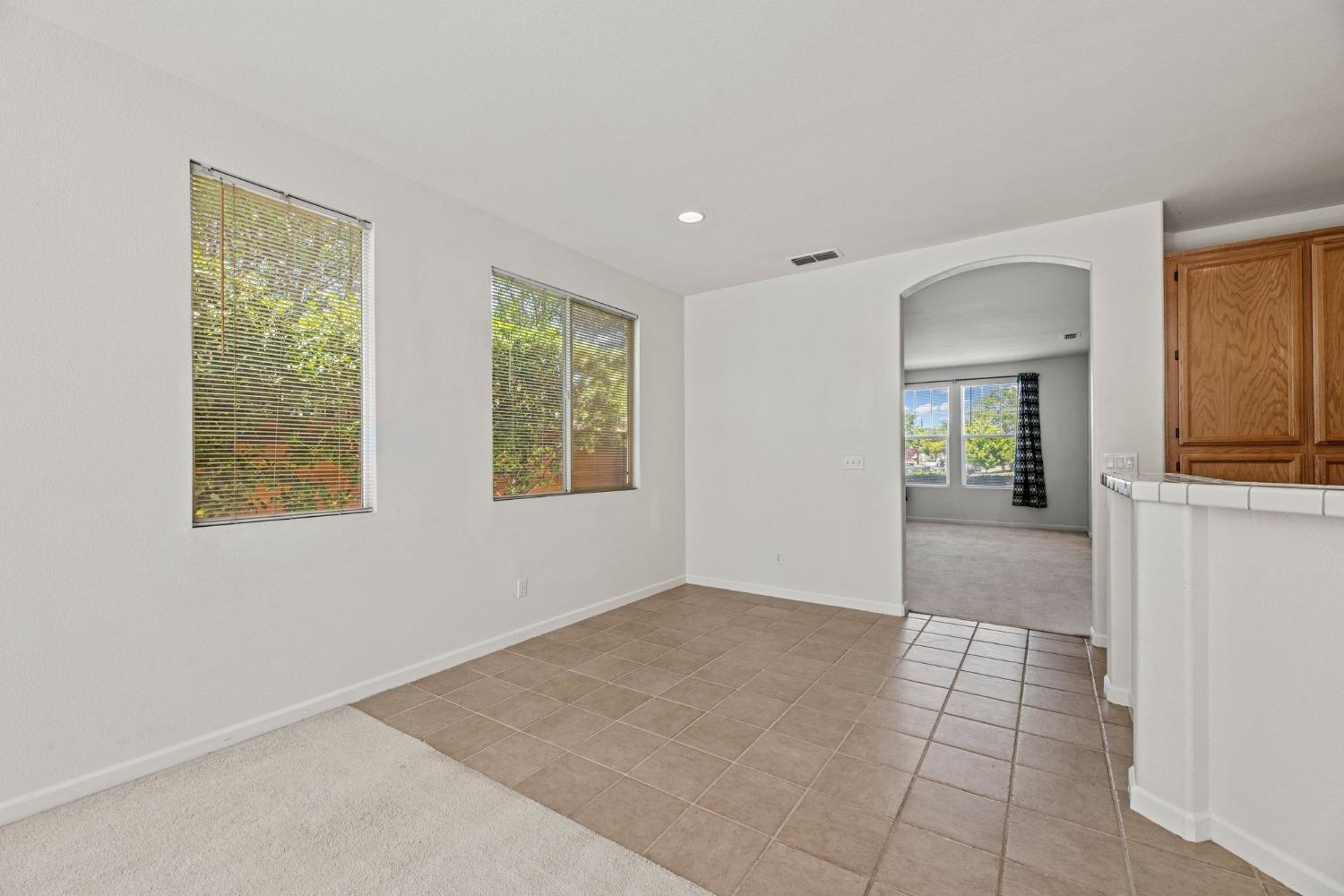 Detail Gallery Image 15 of 53 For 3372 Zalema Way, Sacramento,  CA 95834 - 3 Beds | 2 Baths