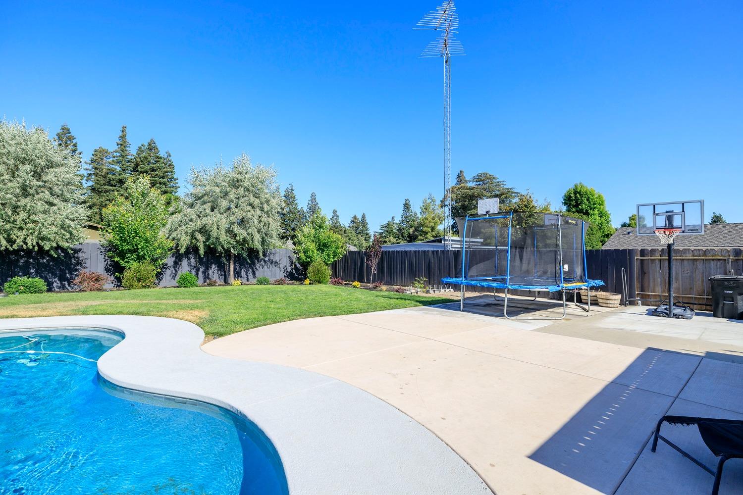 Detail Gallery Image 51 of 68 For 7030 Walnut Woods Dr, Modesto,  CA 95356 - 3 Beds | 2/1 Baths