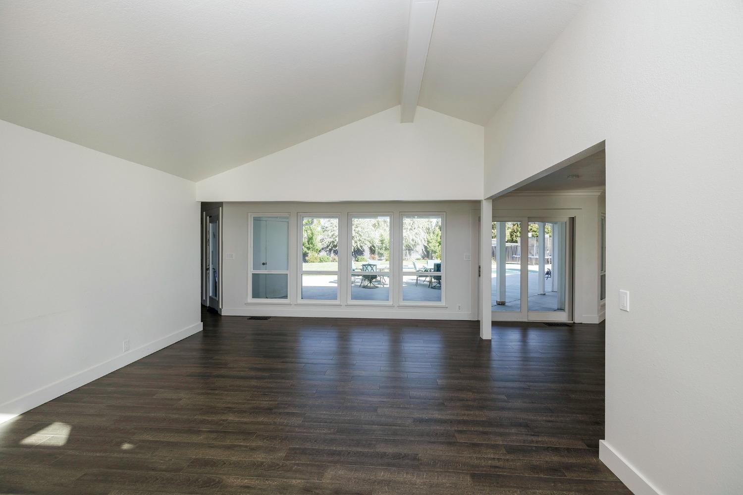 Detail Gallery Image 16 of 68 For 7030 Walnut Woods Dr, Modesto,  CA 95356 - 3 Beds | 2/1 Baths